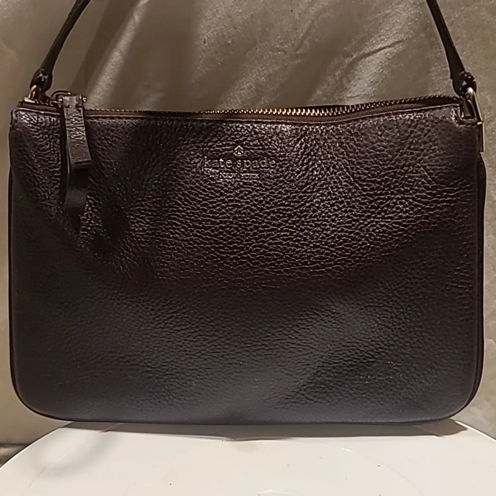 Kate Spade Jackson Leather Triple Gusset Crossbody & adj Strap. In GUC. (#1141)